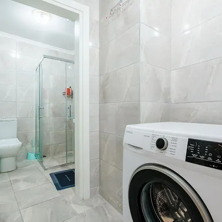 Cozy Flat With Balcony In דירה *