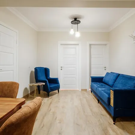 דירה Cozy Flat With Balcony In