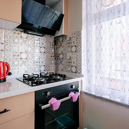 Cozy Flat With Balcony In דירה *