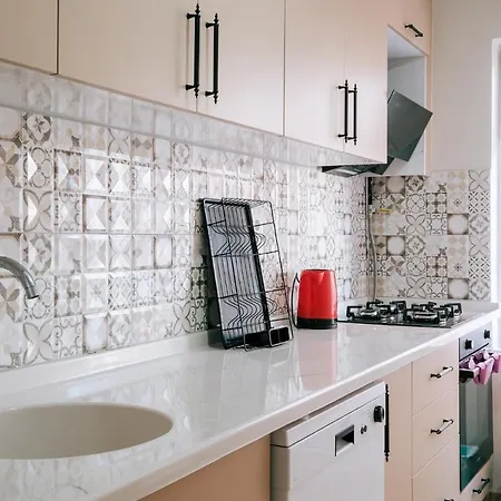 Cozy Flat With Balcony In בורסה