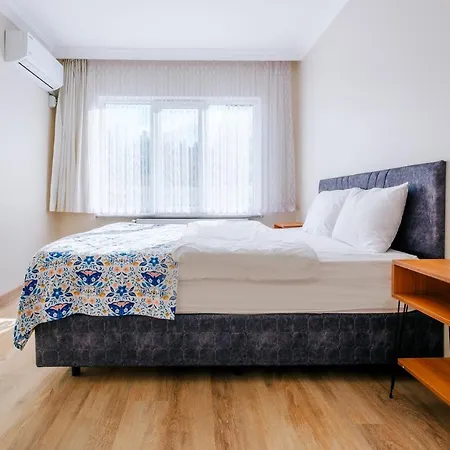 Cozy Flat With Balcony In דירה